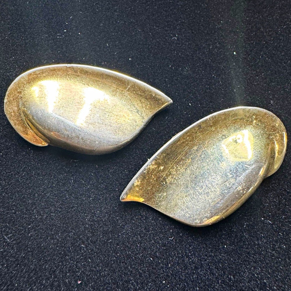 Vtg gold Tone Teardrop Clip On Earrings